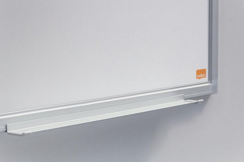 Tabule magnetická v hliníkovém rámu 60 x 45 cm.